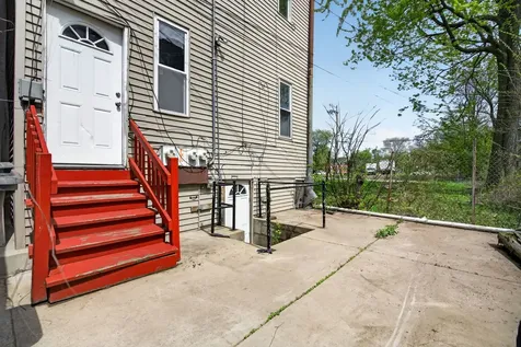 3657 West Ohio Street Chicago IL 60624