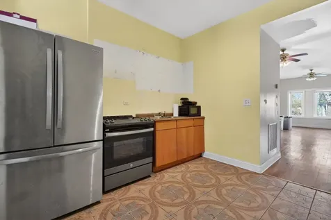 3657 West Ohio Street Chicago IL 60624