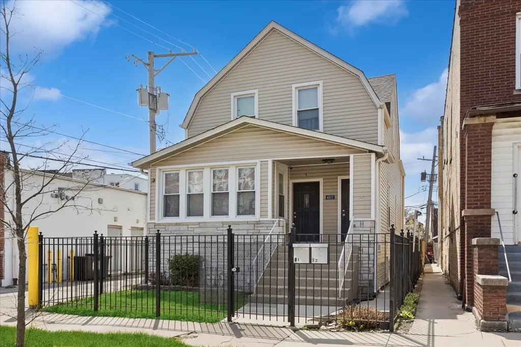 4817 West Dakin Street Chicago IL 60641