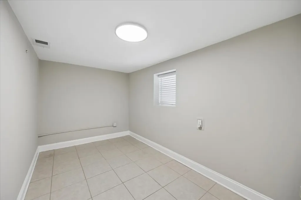 4817 West Dakin Street Chicago IL 60641