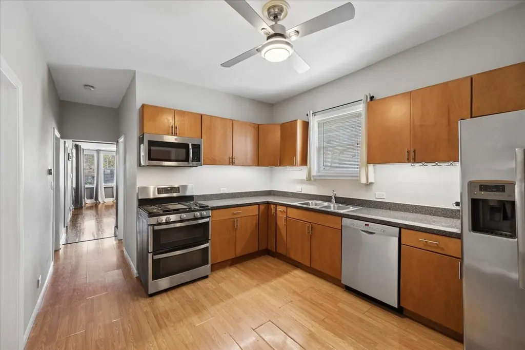 4817 West Dakin Street Chicago IL 60641