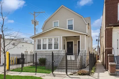 4817 West Dakin Street Chicago IL 60641