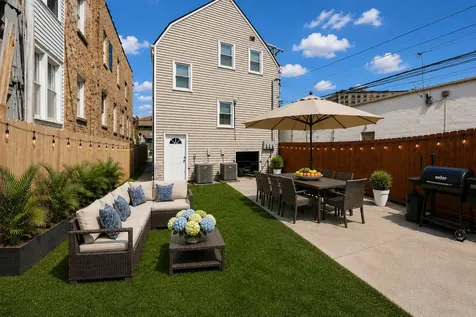 4817 West Dakin Street Chicago IL 60641