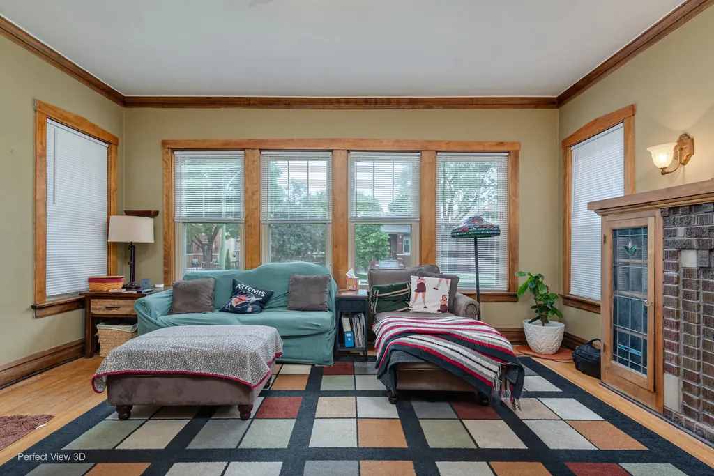 4050 North Menard Avenue Chicago IL 60634