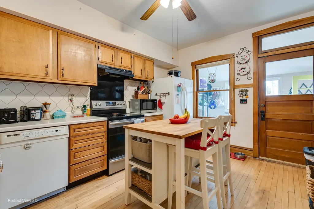 4050 North Menard Avenue Chicago IL 60634