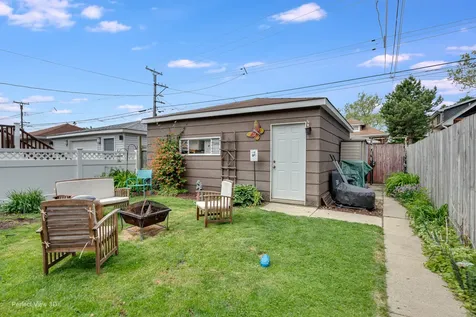 4050 North Menard Avenue Chicago IL 60634