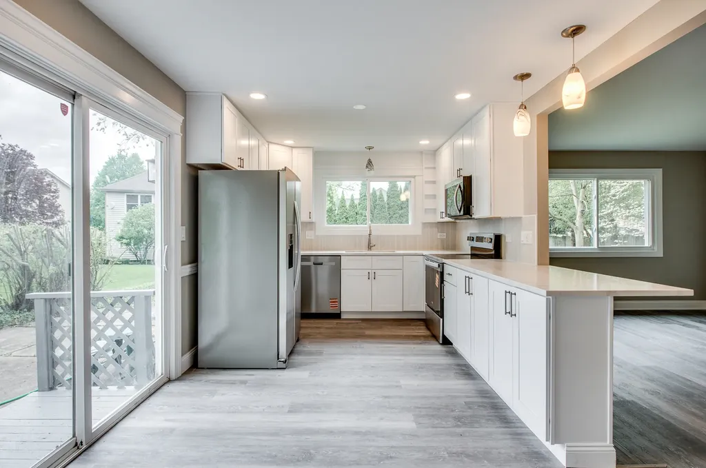 106 Foxcroft Road Naperville IL 60565