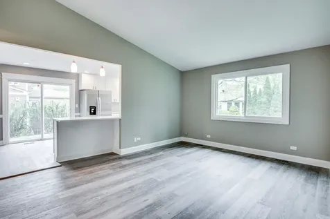 106 Foxcroft Road Naperville IL 60565