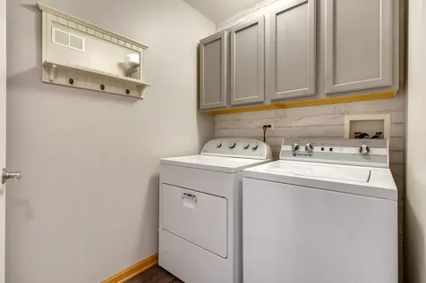 302 Parkside Drive Shorewood IL 60404