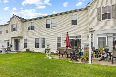 302 Parkside Drive Shorewood IL 60404