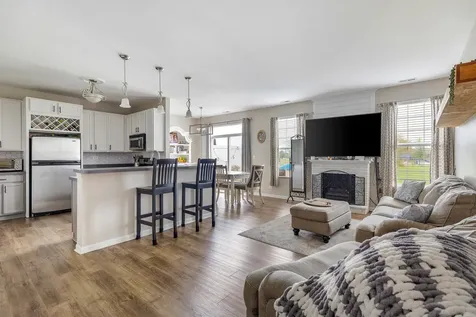 302 Parkside Drive Shorewood IL 60404