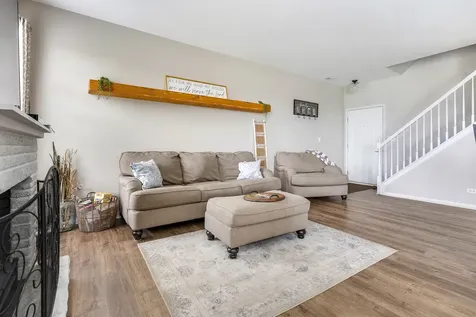 302 Parkside Drive Shorewood IL 60404