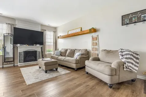 302 Parkside Drive Shorewood IL 60404