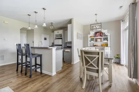 302 Parkside Drive Shorewood IL 60404