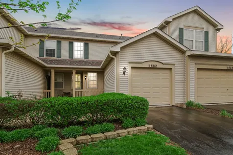 1882 North Wentworth Circle Romeoville IL 60446