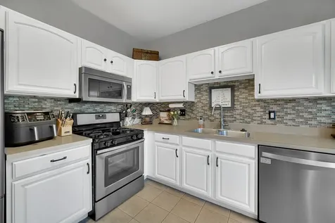 1882 North Wentworth Circle Romeoville IL 60446