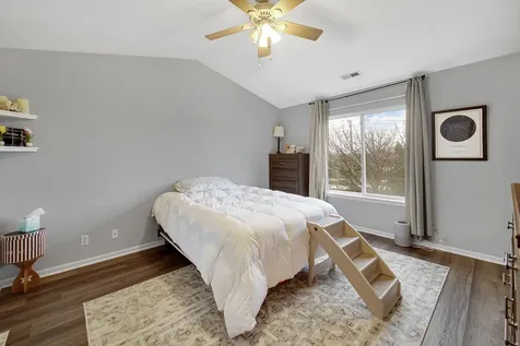 1882 North Wentworth Circle Romeoville IL 60446