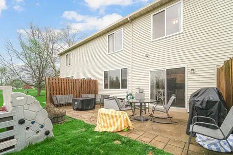 1882 North Wentworth Circle Romeoville IL 60446
