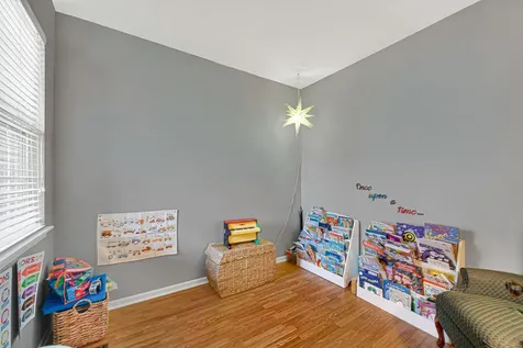1882 North Wentworth Circle Romeoville IL 60446