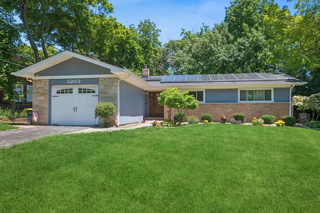 3203 Dato Avenue Highland Park IL 60035