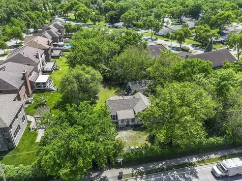 309 Landmeier Road Elk Grove Village IL 60007