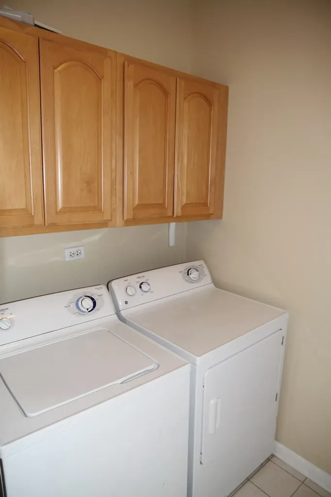 2226 Daybreak Drive Aurora IL 60503