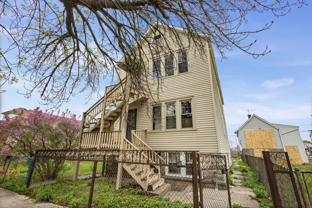 8405 South Baltimore Avenue Chicago IL 60617