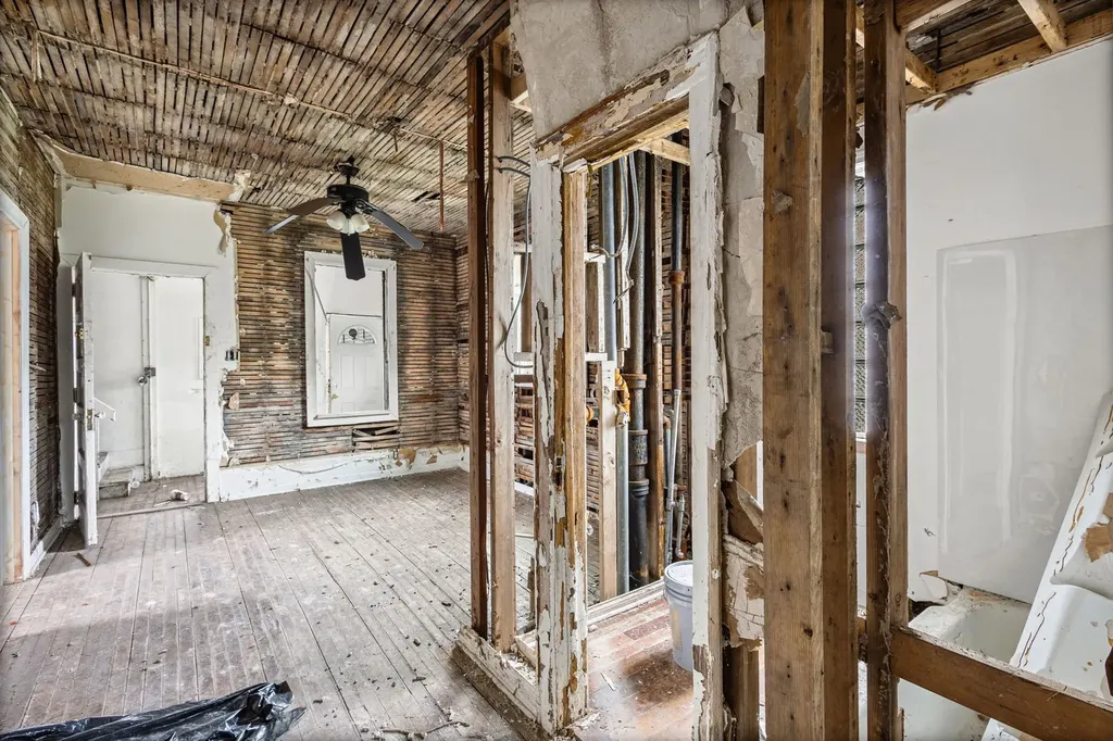 8405 South Baltimore Avenue Chicago IL 60617