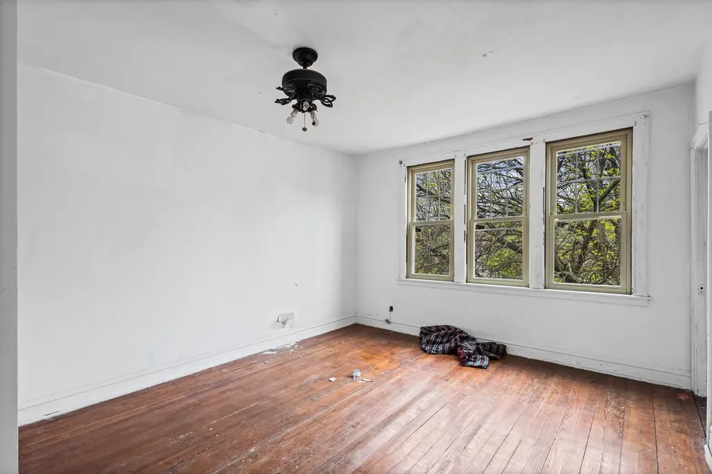 8405 South Baltimore Avenue Chicago IL 60617