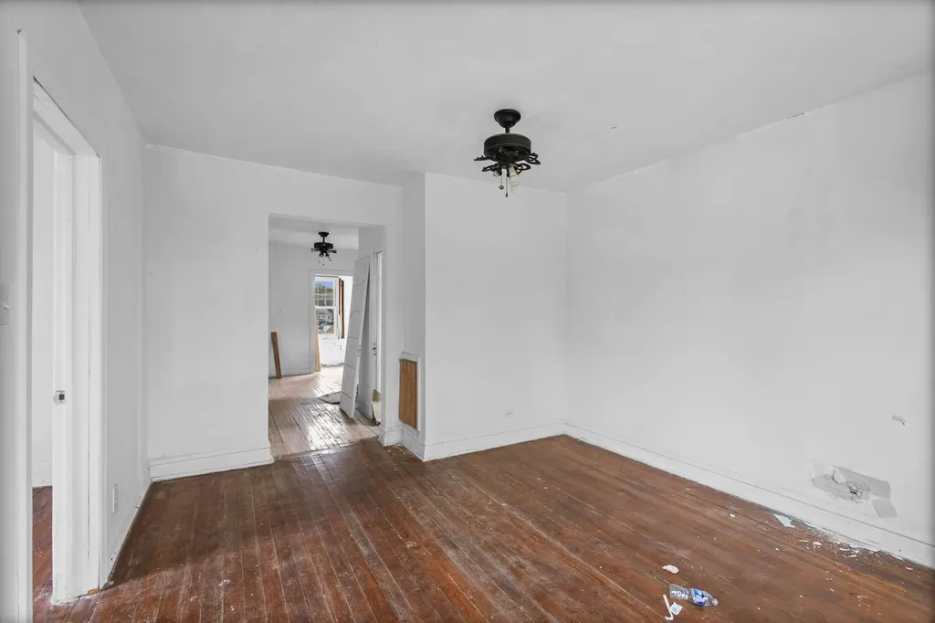 8405 South Baltimore Avenue Chicago IL 60617
