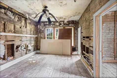 8405 South Baltimore Avenue Chicago IL 60617