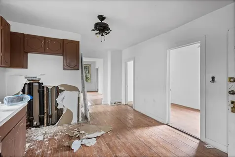 8405 South Baltimore Avenue Chicago IL 60617