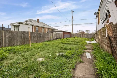 8405 South Baltimore Avenue Chicago IL 60617