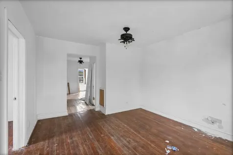 8405 South Baltimore Avenue Chicago IL 60617