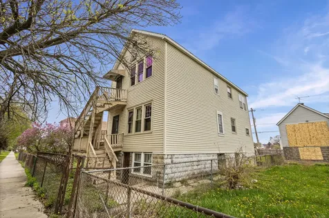 8405 South Baltimore Avenue Chicago IL 60617