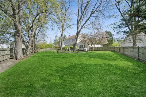 1124 Brandywyn Court Buffalo Grove IL 60089