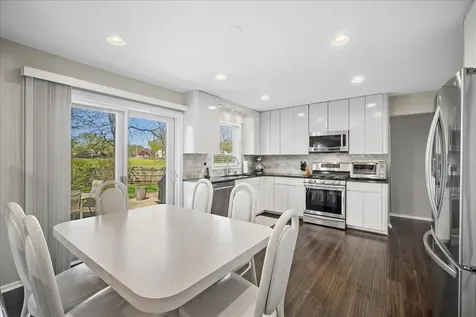 1124 Brandywyn Court Buffalo Grove IL 60089