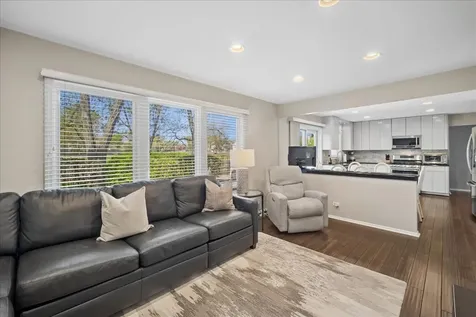 1124 Brandywyn Court Buffalo Grove IL 60089