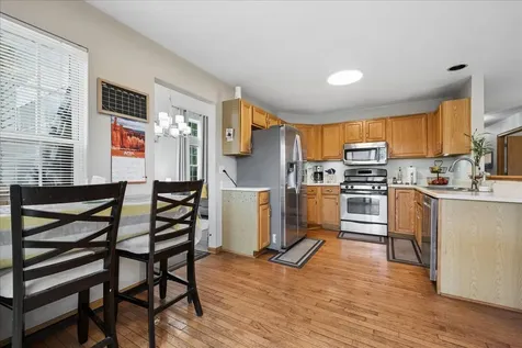 1068 North Camden Lane South Elgin IL 60177