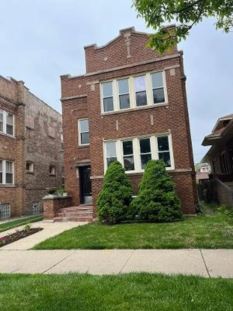 6630 North Washtenaw Avenue Chicago IL 60645