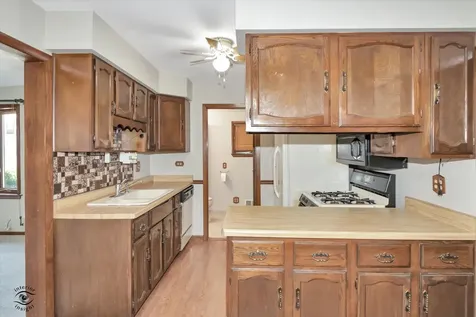 324 West Harrison Road Lombard IL 60148