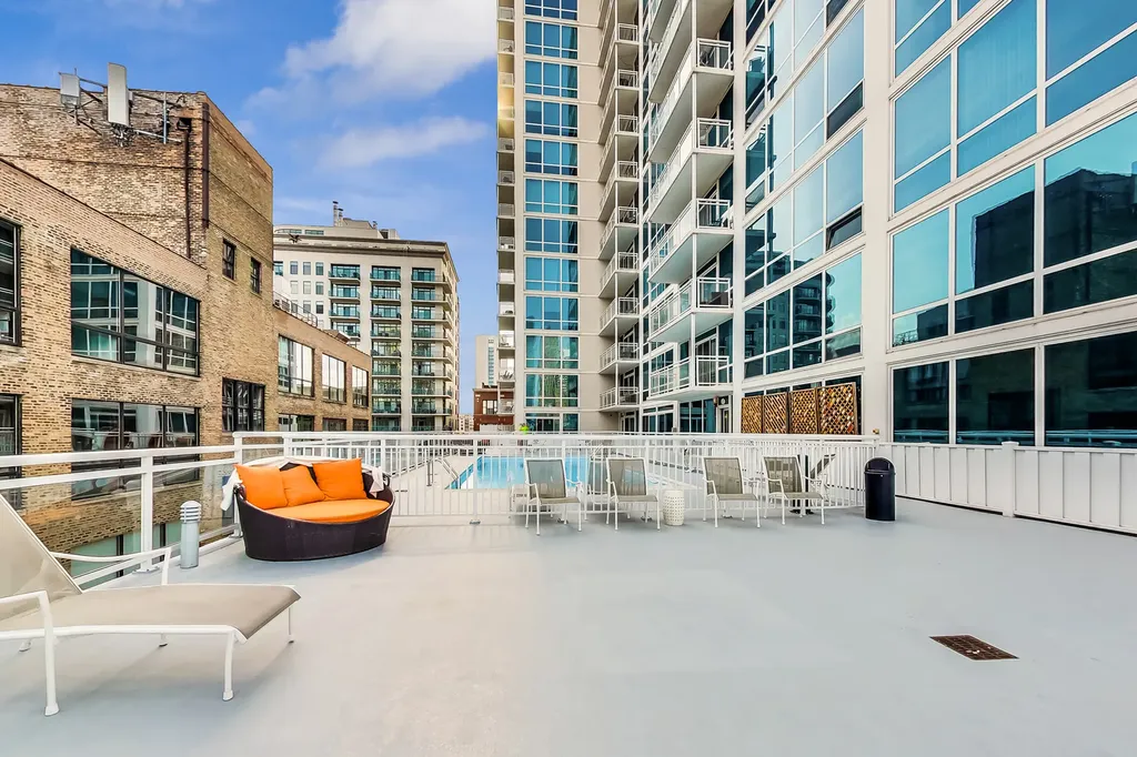 757 North Orleans Street Chicago IL 60654