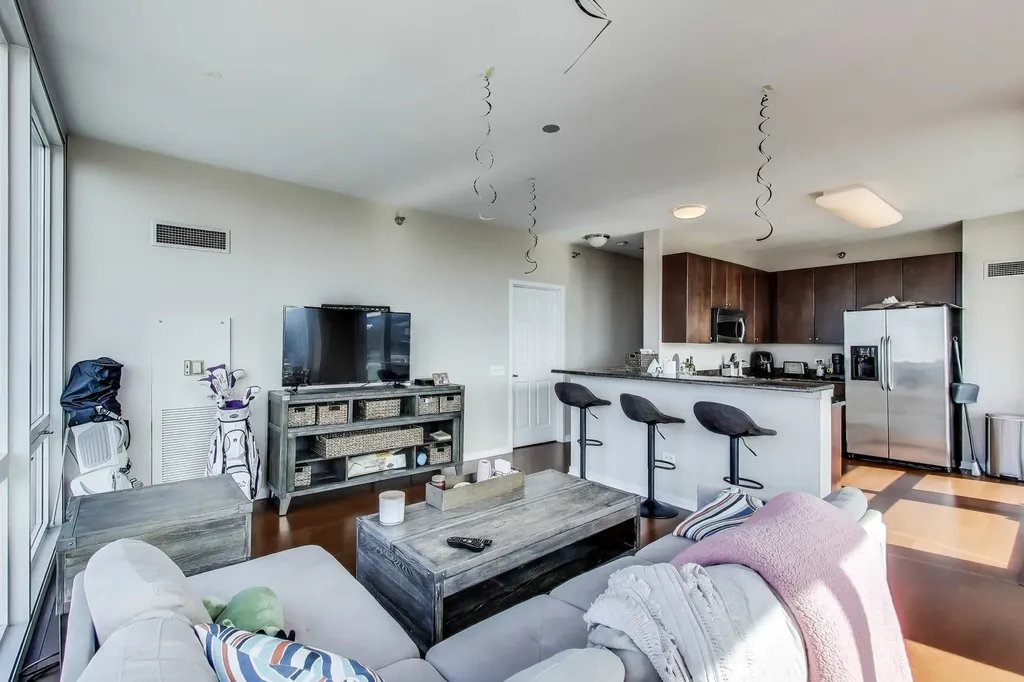 757 North Orleans Street Chicago IL 60654