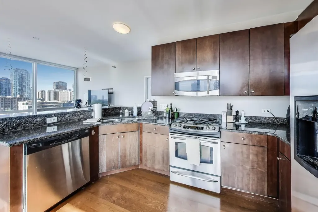 757 North Orleans Street Chicago IL 60654