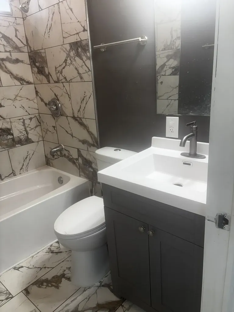 6813 South Wabash Avenue Chicago IL 60637