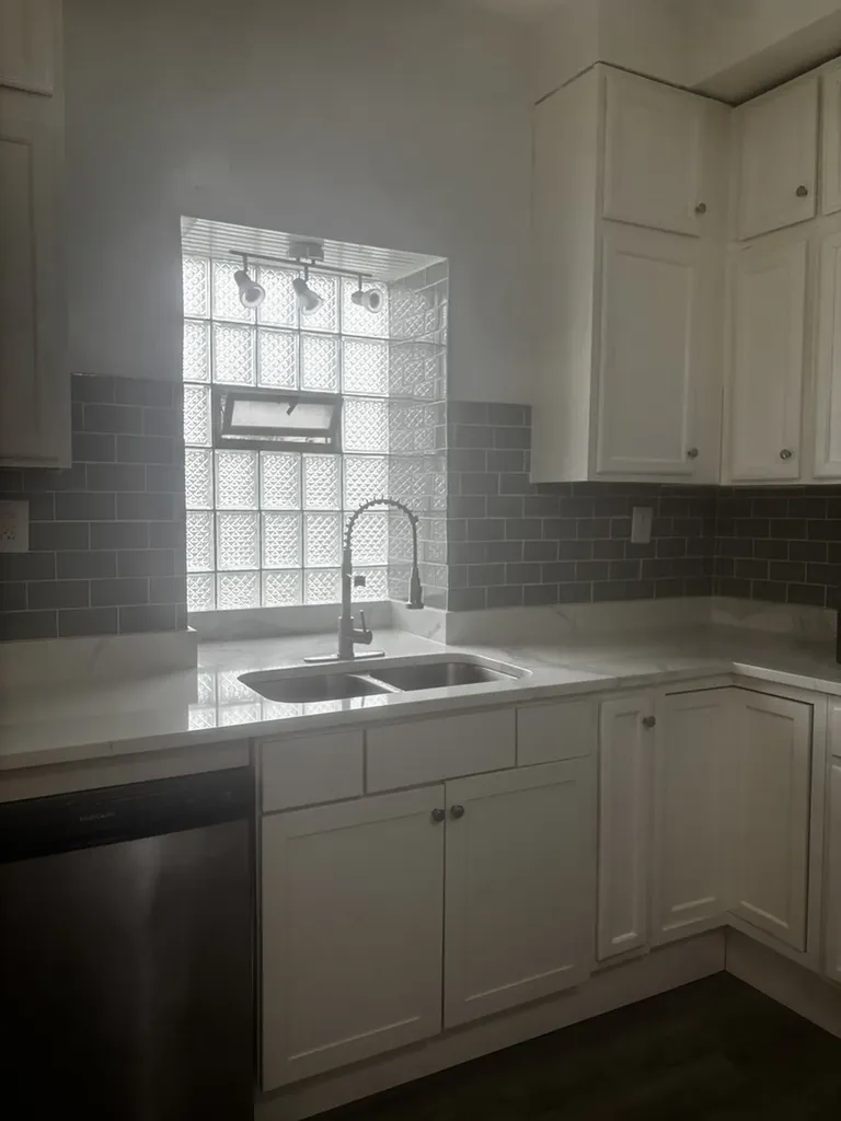 6813 South Wabash Avenue Chicago IL 60637