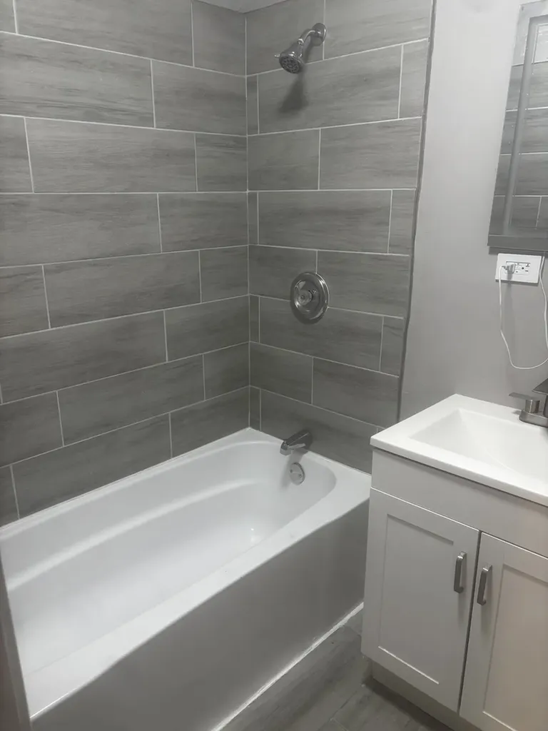 6813 South Wabash Avenue Chicago IL 60637