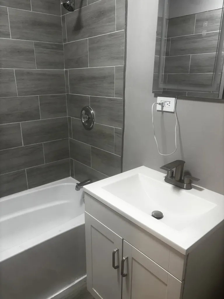6813 South Wabash Avenue Chicago IL 60637