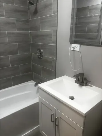 6813 South Wabash Avenue Chicago IL 60637