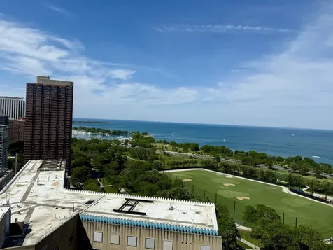 2800 North Lake Shore Drive Chicago IL 60657